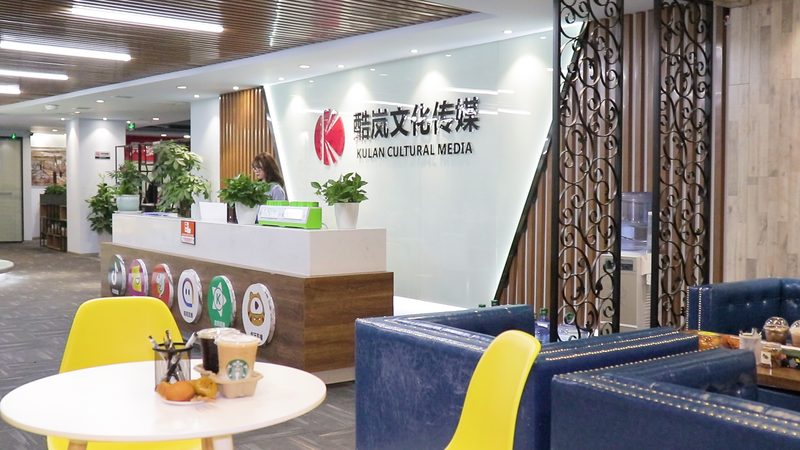 新手如何入门TVC广告片拍摄：必备设备揭秘**